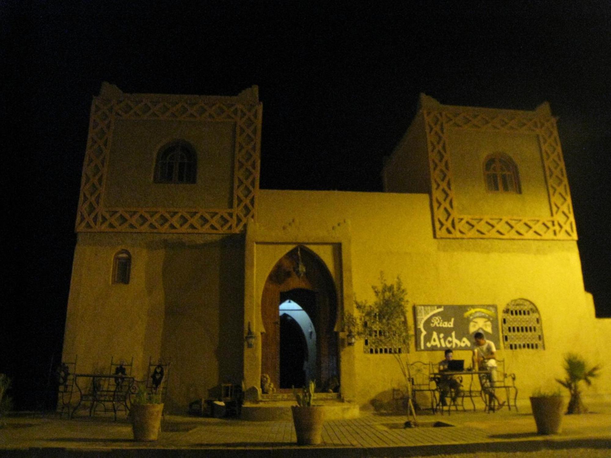 Riad Aicha & Camel Trekking Мерцуга Екстериор снимка